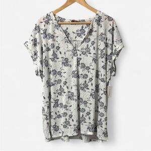 Molly & Isadora Floral V-Neck Short Sleeve Top Size 2X